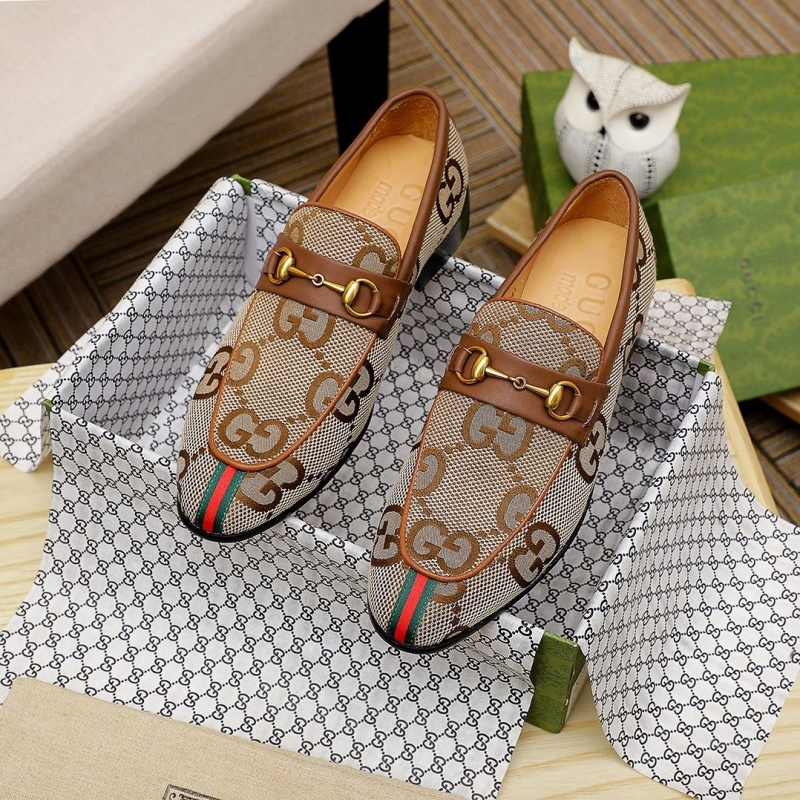 G*u*i leather shoes